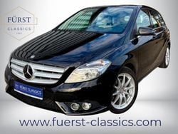 Kosmosschwarz metalliclack Gebraucht 2014 Mercedes B200 Van / Kleinbus | 16.990 € (Fairer Preis)