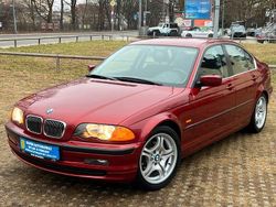 Rot Gebraucht 1999 BMW 320 Sport Line Limousine | 11.990 €