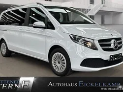 Weiß Gebraucht 2021 Mercedes V220 Van / Kleinbus | 31.982 € (Superpreis)