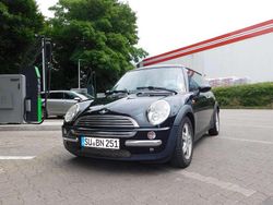 Gebraucht 2003 Mini Cooper Kleinwagen | 3.000 € (Etwas zu teuer)