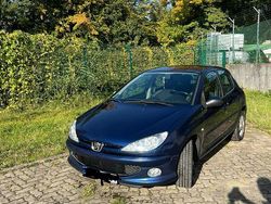 Blau Gebraucht 2006 Peugeot 206 Kleinwagen | 2.400 € (Etwas zu teuer)