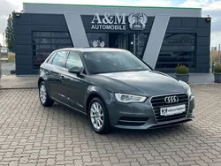 Grau Gebraucht 2014 Audi A3 Sportback Attraction Limousine | 13.900 € (Etwas zu teuer)