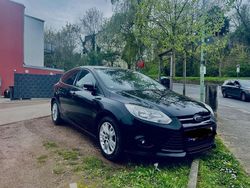 Schwarz Gebraucht 2011 Ford Focus Titanium Limousine | 4.999 € (Fairer Preis)