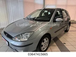 Silber Gebraucht 2003 Ford Focus Trend Limousine | 980 € (Superpreis)