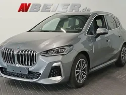 Skyscraper grau Gebraucht 2024 BMW 218 M Sport Van / Kleinbus | 28.390 € (Guter Preis)