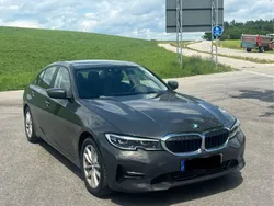 Grau Gebraucht 2021 BMW 320 Advantage Limousine | 19.999 € (Etwas zu teuer)