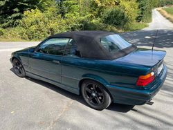 Grün Gebraucht 1996 BMW 318 Cabriolet Cabrio | 5.149 € (Fairer Preis)