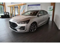Polarsilber (metallic) Gebraucht 2024 Ford Focus Limousine | 29.500 € (Teuer)