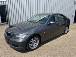Grau Gebraucht 2005 BMW 320 Sport Line Limousine | 3.890 € (Fairer Preis)