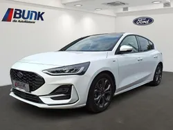 Frozen white (pn3gz Gebraucht 2024 Ford Focus ST-Line Limousine | 25.990 € (Fairer Preis)