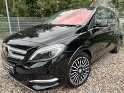 Schwarz Gebraucht 2016 Mercedes B250e Urban Van / Kleinbus | 16.541 €