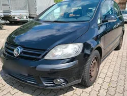 Schwarz Gebraucht 2006 VW Golf Plus Cross Van / Kleinbus | 1.850 €
