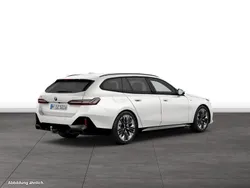 Weiß Gebraucht 2025 BMW 540 Kombi | 69.760 € (Guter Preis)