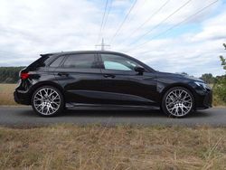Schwarz Gebraucht 2024 Audi RS3 Sport Kleinwagen | 66.200 € (Teuer)
