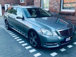 Grau Gebraucht 2011 Mercedes E220 Sport Kombi | 7.900 €