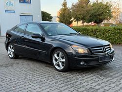 Schwarz Gebraucht 2011 Mercedes CLC180 Kleinwagen | 5.990 € (Fairer Preis)