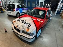 Weiß Gebraucht 1994 BMW 320 Basis Limousine | 6.299 €