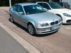 Silber Gebraucht 1998 BMW 320 Limousine | 3.950 € (Fairer Preis)