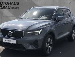 Thunder grey / metallic Gebraucht 2023 Volvo XC40 Core SUV | 33.990 € (Fairer Preis)