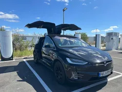 Solid black (pbsb) Gebraucht 2016 Tesla Model X SUV | 59.300 €