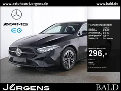 Schwarz night black Gebraucht 2024 Mercedes A200 Progressive Limousine | 31.440 € (Fairer Preis)