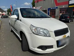 Weiß Gebraucht 2010 Chevrolet Aveo Kleinwagen | 3.500 €