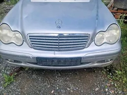 Silber Gebraucht 2003 Mercedes C200 Kombi | 850 €