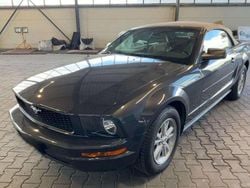Grau Gebraucht 2015 Ford Mustang Cabrio | 15.950 €