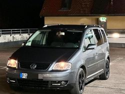 Grau Gebraucht 2006 VW Touran Van / Kleinbus | 1.400 €