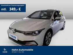 Pure white Gebraucht 2021 VW Golf VIII Style Limousine | 21.730 € (Guter Preis)