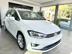 Weiß Gebraucht 2017 VW Golf Sportsvan Highline Van / Kleinbus | 8.990 € (Guter Preis)