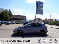 Grau Gebraucht 2022 VW Golf VIII GTI Limousine | 33.390 € (Etwas zu teuer)