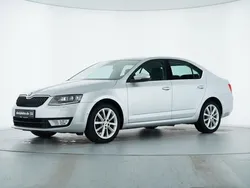 Brilliantsilber metallic met. Gebraucht 2013 Skoda Octavia Elegance Limousine | 11.478 € (Fairer Preis)