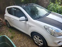 Weiß Gebraucht 2010 Hyundai i20 Classic Limousine | 1.999 € (Superpreis)