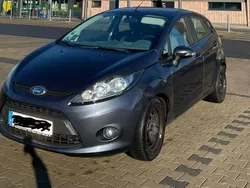 Grau Gebraucht 2009 Ford Fiesta Ambiente Kleinwagen | 2.700 € (Fairer Preis)