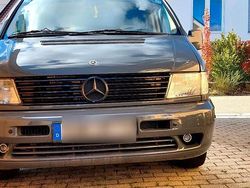 Grau Gebraucht 2000 Mercedes Vito Van / Kleinbus | 8.900 €