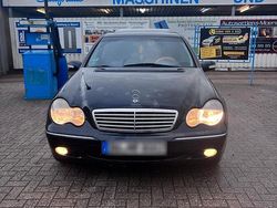 Schwarz Gebraucht 2001 Mercedes C270 Limousine | 2.900 € (Fairer Preis)