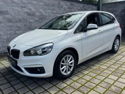 Weiß Gebraucht 2015 BMW 216 Active Tourer Basis Van / Kleinbus | 10.800 € (Guter Preis)