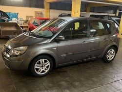 Grau Gebraucht 2005 Renault Scénic II Exception Van / Kleinbus | 2.499 € (Fairer Preis)