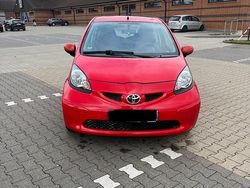 Rot Gebraucht 2006 Toyota Aygo Kleinwagen | 1.995 € (Fairer Preis)