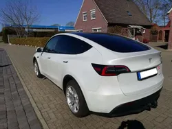 Solidblack & andere farben Gebraucht 2022 Tesla Model Y Long Range SUV | 41.999 € (Etwas zu teuer)
