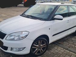 Weiß Gebraucht 2011 Skoda Fabia Ambition Kombi | 1.650 € (Guter Preis)