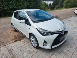 Weiß Gebraucht 2014 Toyota Yaris Club Kleinwagen | 13.700 €