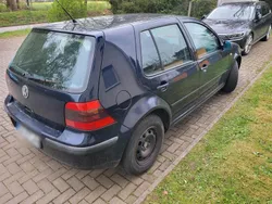 Blau Gebraucht 1998 VW Golf IV Kleinwagen | 1.000 € (Guter Preis)