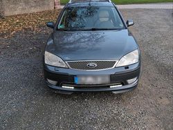 Grau Gebraucht 2002 Ford Mondeo Kombi | 990 € (Guter Preis)