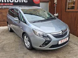 Silber Gebraucht 2014 Opel Zafira Tourer Innovation Van / Kleinbus | 5.980 € (Etwas zu teuer)