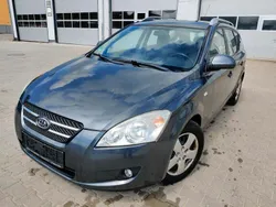 Grau Gebraucht 2008 Kia Ceed 2 Kombi | 2.190 €
