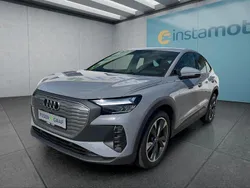 Grau Gebraucht 2022 Audi Q4 e-tron SUV | 28.649 € (Fairer Preis)