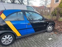 Schwarz Gebraucht 2003 Opel Corsa Kleinwagen | 500 € (Guter Preis)