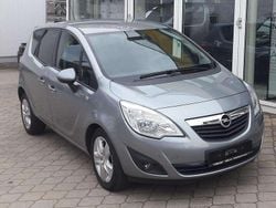 Silber Gebraucht 2011 Opel Meriva Design Edition Van / Kleinbus | 4.350 € (Superpreis)